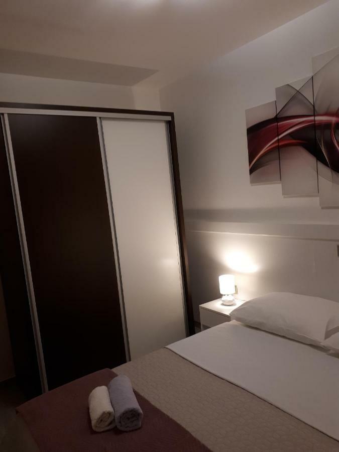 Apartments Sisevic - Comfort Apartments With Balconies And Sea View Слано Екстериор снимка