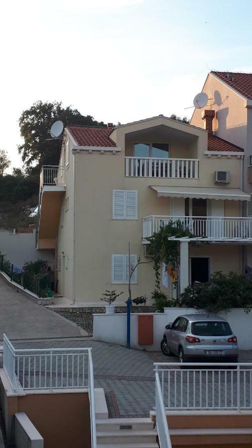 Apartments Sisevic - Comfort Apartments With Balconies And Sea View Слано Екстериор снимка